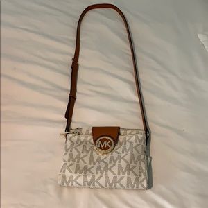 Michael kors crossbody